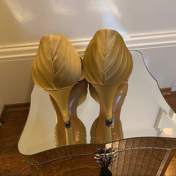 Coye Nokes Gold D’orsay Pumps two sizes - Picture 7 of 10